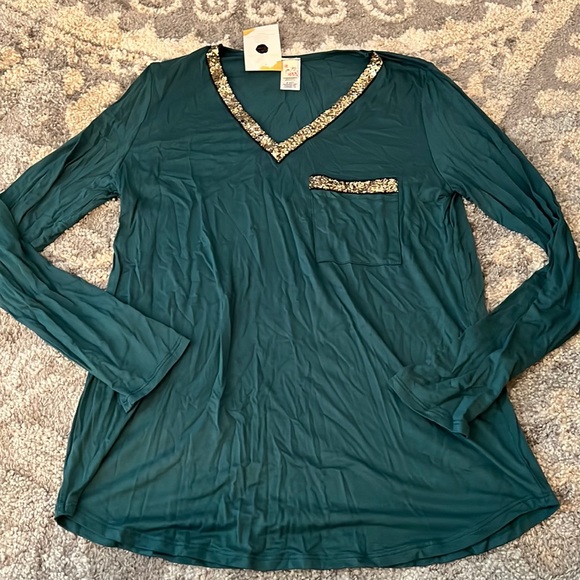 7th Ray Tops - 7th Ray sequined green v-neck top, size L NWT!
